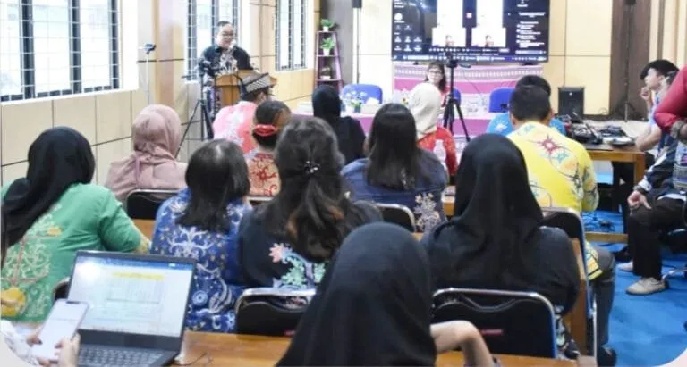 Disdukcapil Kapuas Luncurkan SIMPLE WA, 12 Layanan Adminduk Kini Bisa Diakses Online