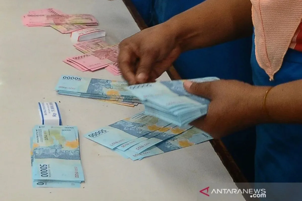 Perencana Keuangan Bagikan Cara Mengelola THR Agar Tidak Cepat Habis