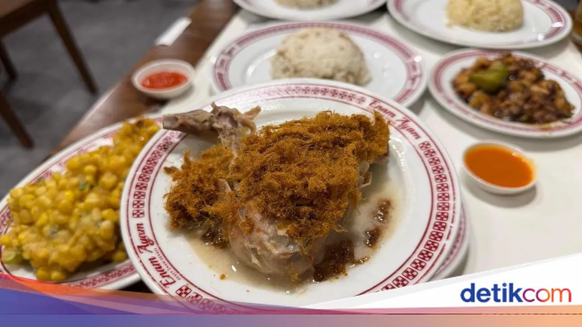 Enam Ayam di Gading Serpong: Ketika Ayam Pop Abon dan Bawang Putih Menjadi Cermin Selera, Identitas, dan Ekonomi Harian