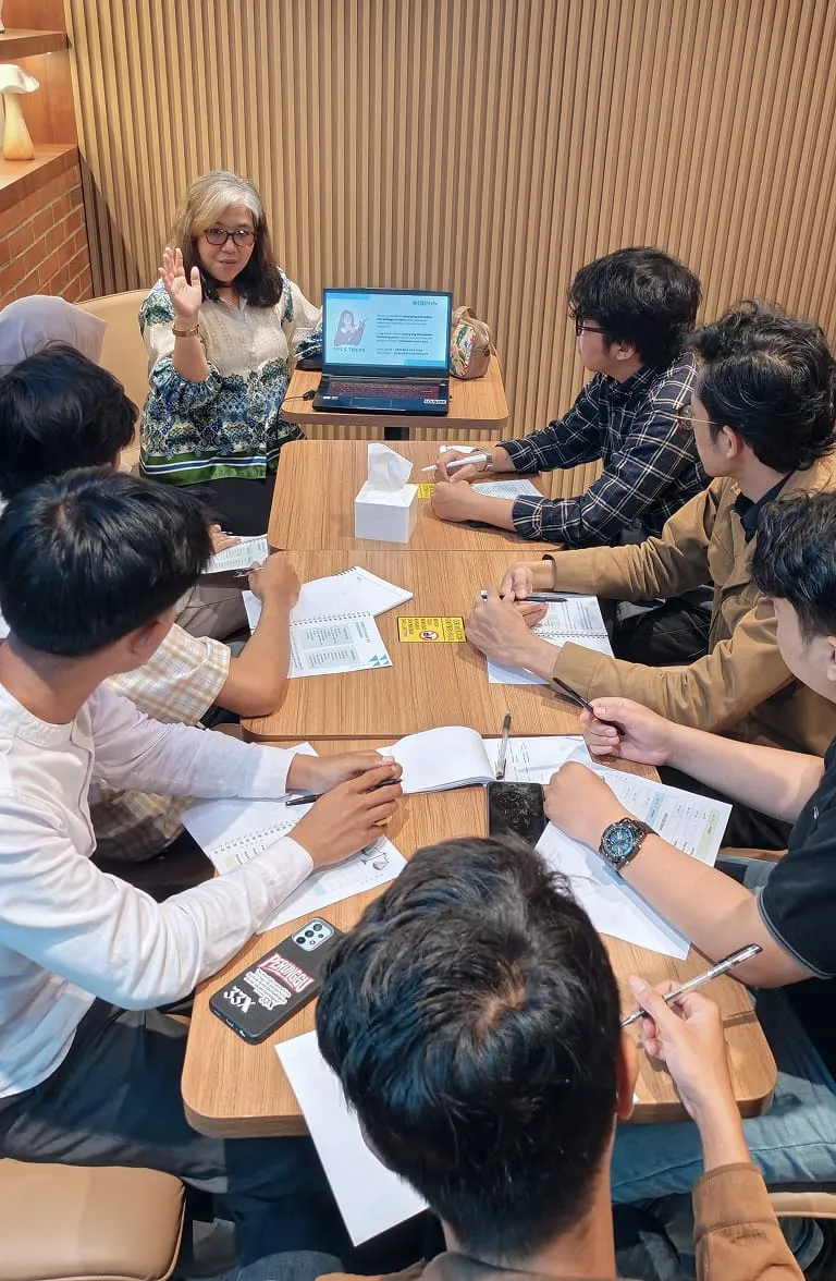 YPMIPA Gelar Pelatihan Financially Ready Youth, Bahas Literasi Keuangan dan Personal Branding untuk Anak Muda