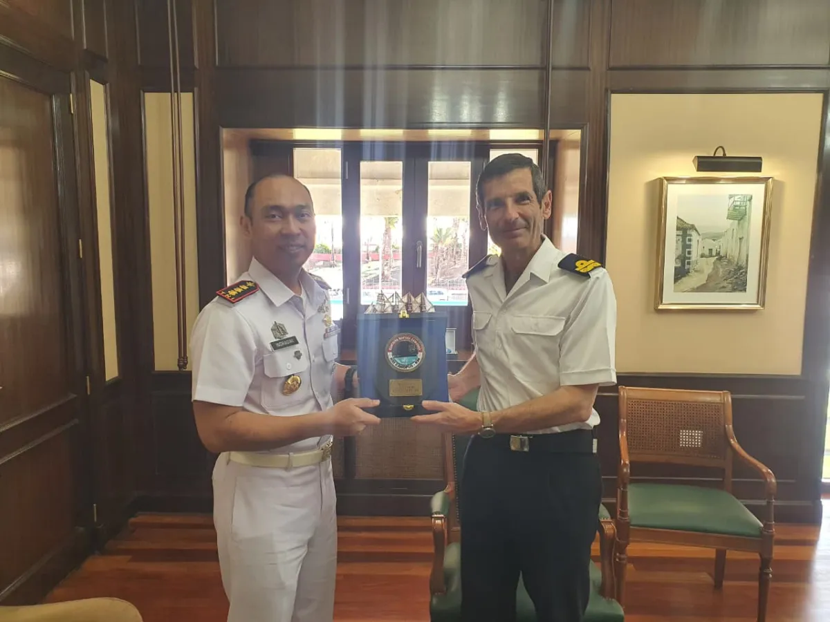 KRI Canopus-936 Lakukan Kunjungan Kehormatan ke Komando Angkatan Laut Kepulauan Canary di Spanyol