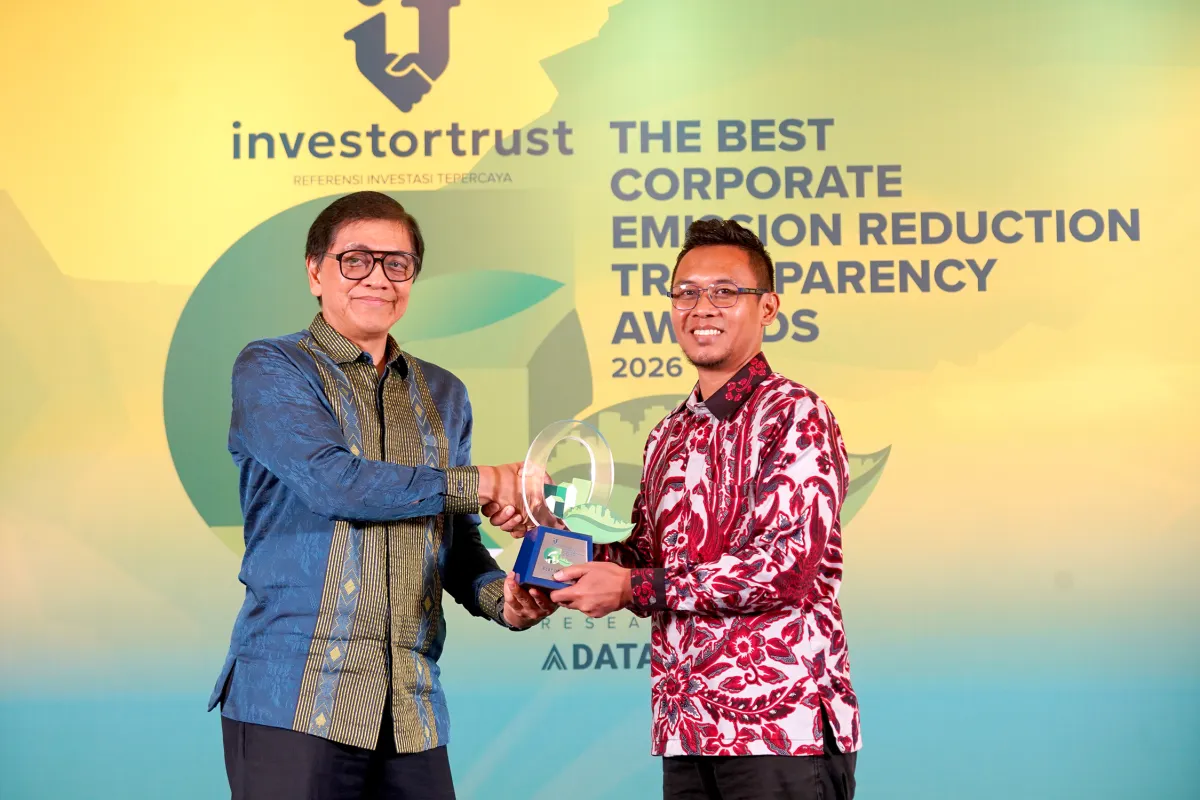 Pelindo Raih Penghargaan Best of The Best di Corporate Emission Reduction Transparency Awards 2026