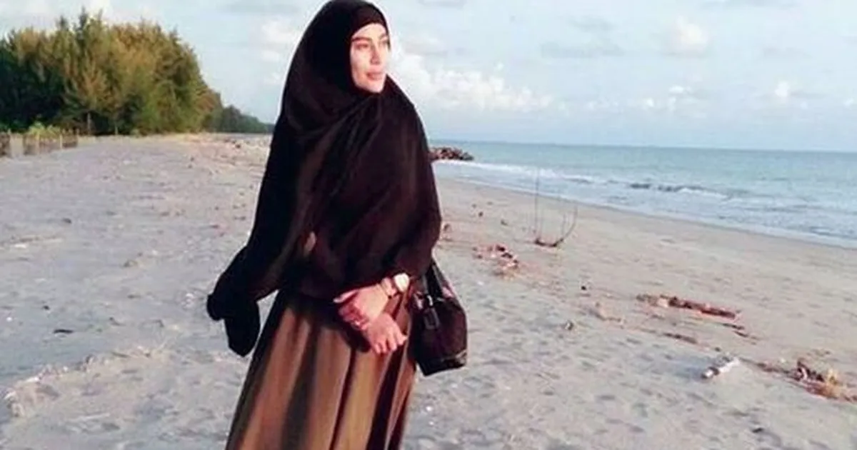 Cinta Penelope Ungkap Pernah Menikah Siri Tujuh Kali dan Mengaku "Mati Rasa"