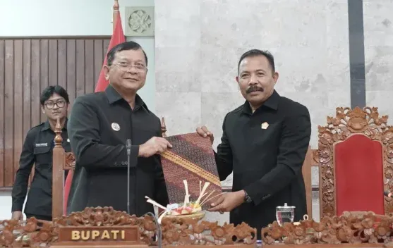 DPRD Buleleng Sahkan Perubahan Perda Pajak dan Retribusi, Tekankan Transparansi dan Digitalisasi