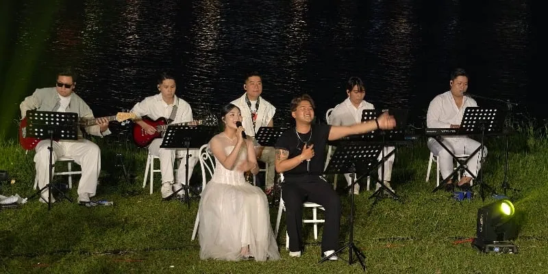 Musik Talenta Muda Hue Menggema di Tepi Sungai Perfume