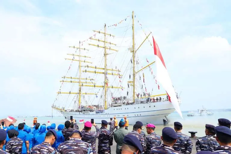 KRI Bima Suci Berlayar dari Surabaya untuk Misi Diplomasi dan Latihan Kartika Jala Krida 2026