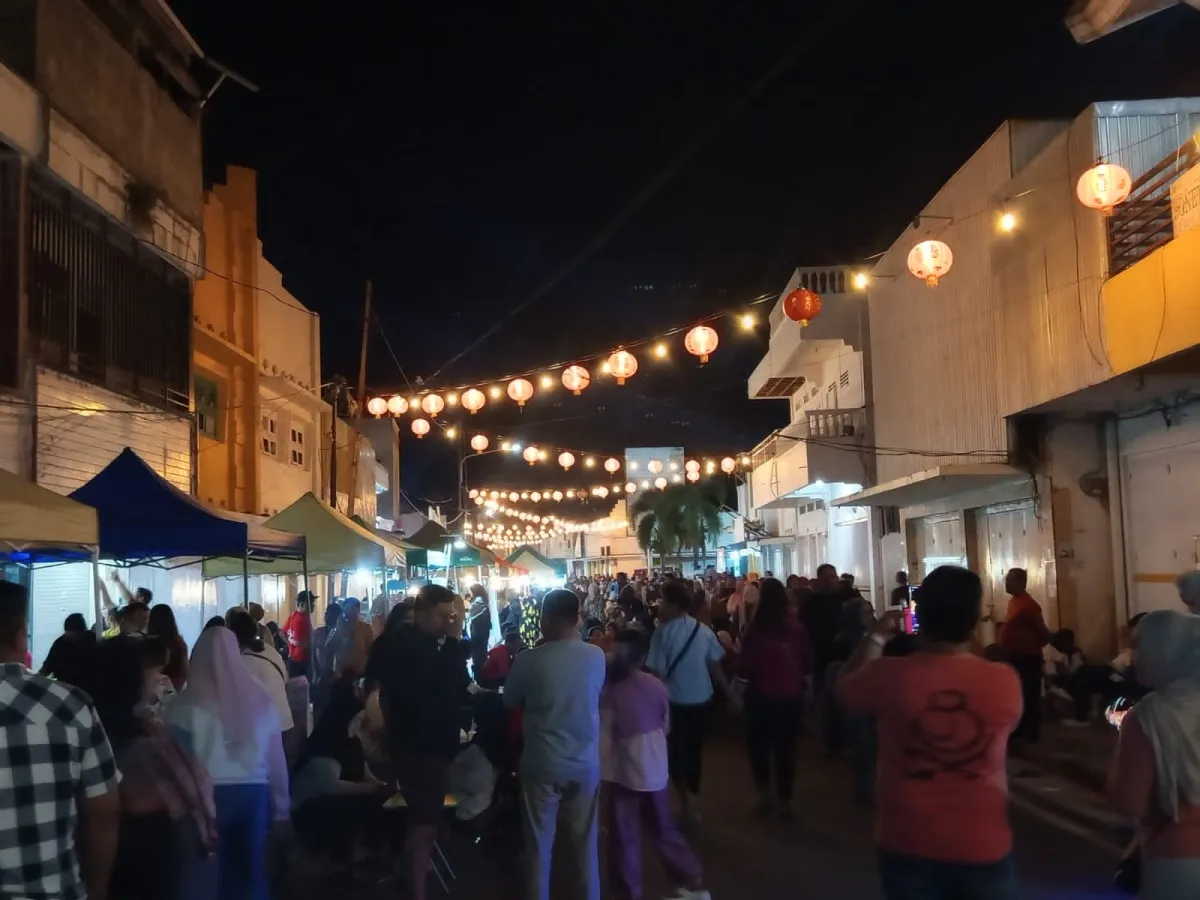 Street Food Jilid III Dibuka di Kota Tua Gorontalo, Pengunjung Padati Lokasi Bernuansa ‘Negeri Tirai Bambu’