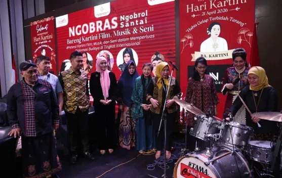 Diskusi NGOBRAS di RRI Jakarta Padukan Obrolan Kartini dengan Musik dan Peragaan Busana