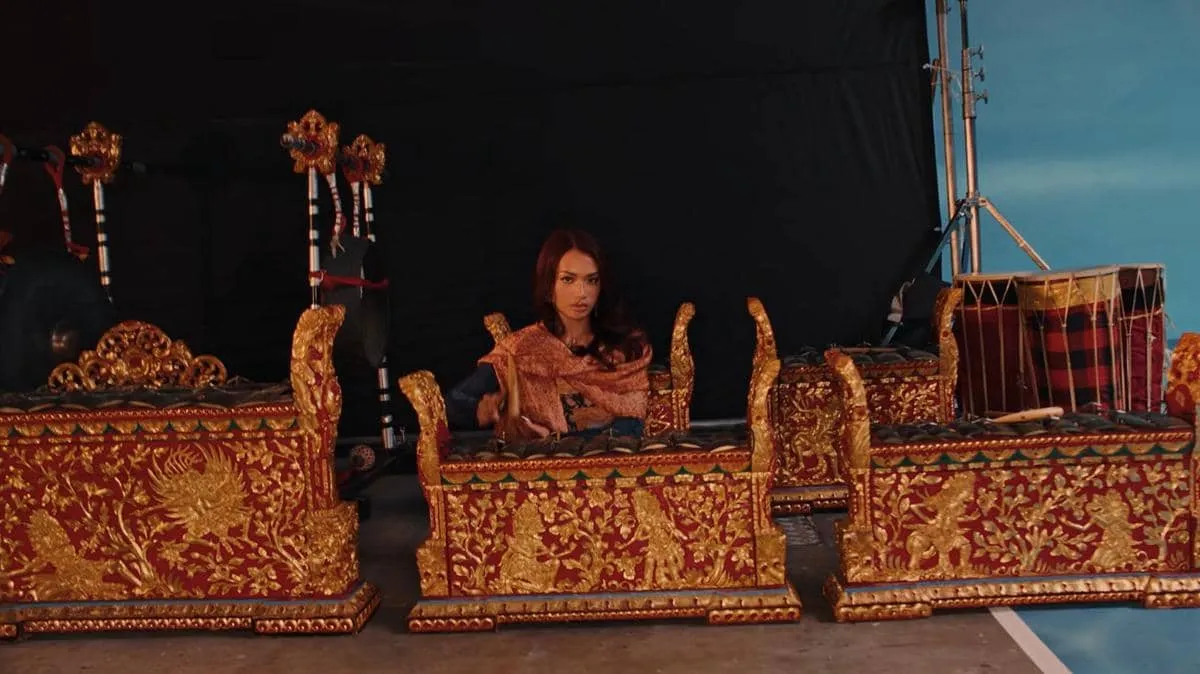 Mengenal Gangsa, Instrumen Gamelan Bali yang Dimainkan Esther di Video Musik Terbaru No Na