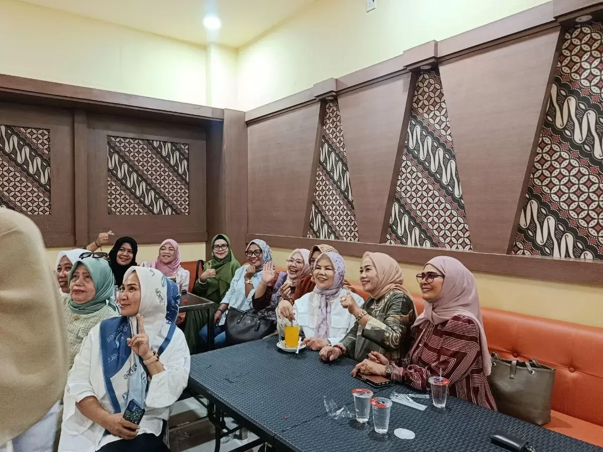 Rektor UBM Gorontalo Hadiri Peresmian Outlet Kharisma Bahari by Maharani di Kota Gorontalo