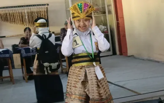 Siswa Berkebutuhan Khusus di Batang Tampilkan Bakat dalam Festival Seni dan Sastra