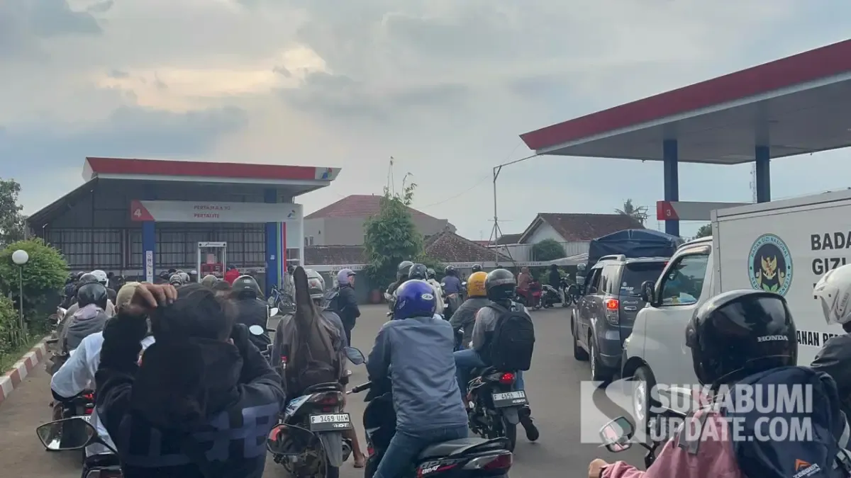 Antrean BBM Mengular di Sejumlah SPBU Sukabumi, Pengemudi Ojol Keluhkan Dampak ke Pendapatan
