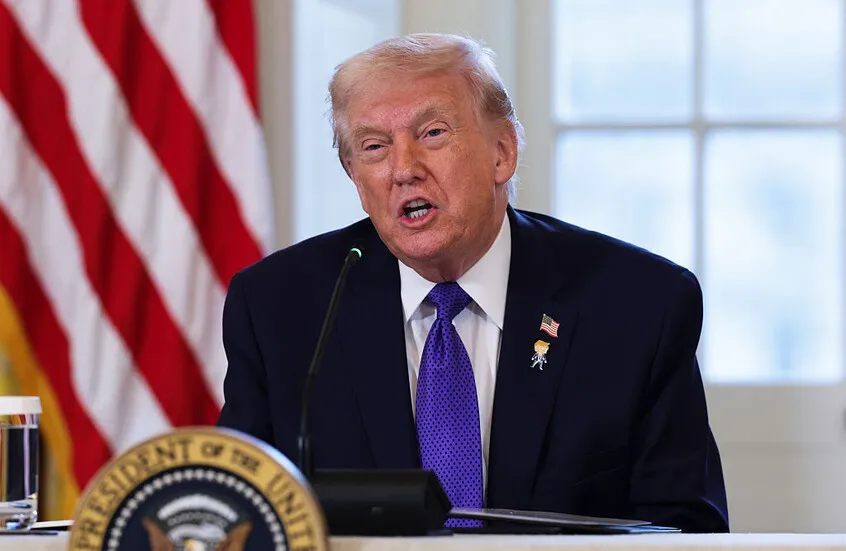WSJ: Trump Tetap Putuskan Serang Iran Meski Diperingatkan Risiko Penutupan Selat Hormuz