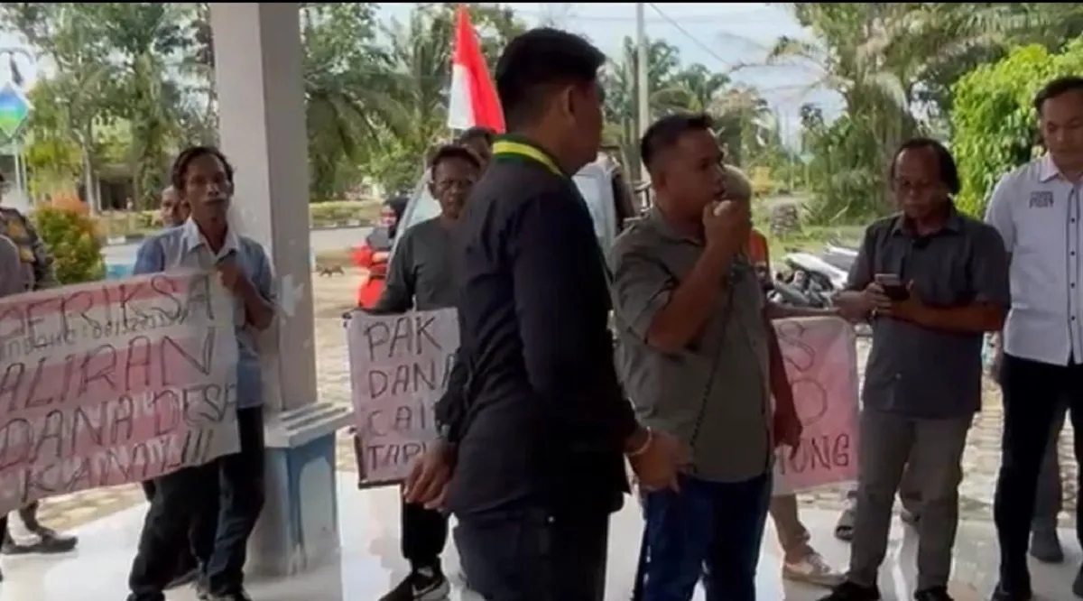 Warga Desa Parit Kembali Demo ke Kantor PMD Muaro Jambi, Tuntut Transparansi Dana Desa dan Minta Kades-BPD Mundur