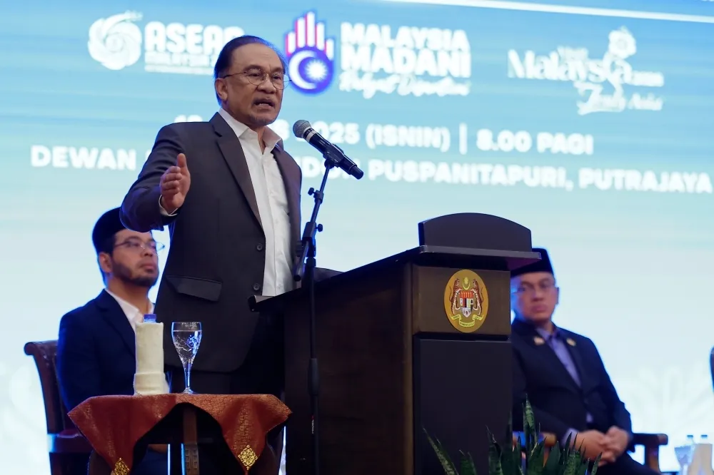 Anwar Ibrahim: Iran Izinkan Kapal Malaysia Melintas Selat Hormuz Usai Komunikasi Diplomatik