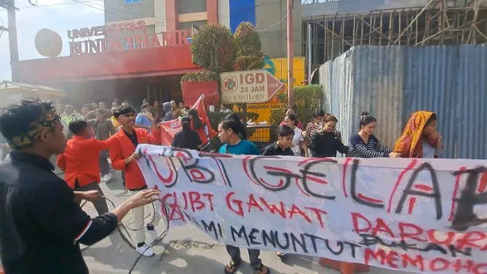 Mahasiswa UBT Medan Berunjuk Rasa, Tuntut Transparansi Pengelolaan KIP Kuliah