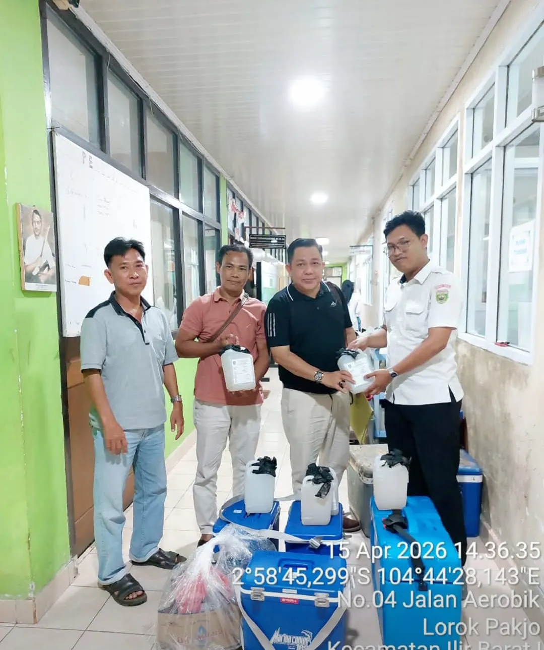 DLH OKU Selatan Uji Sampel Air Sungai, Warga Minta Hasil Dipublikasikan