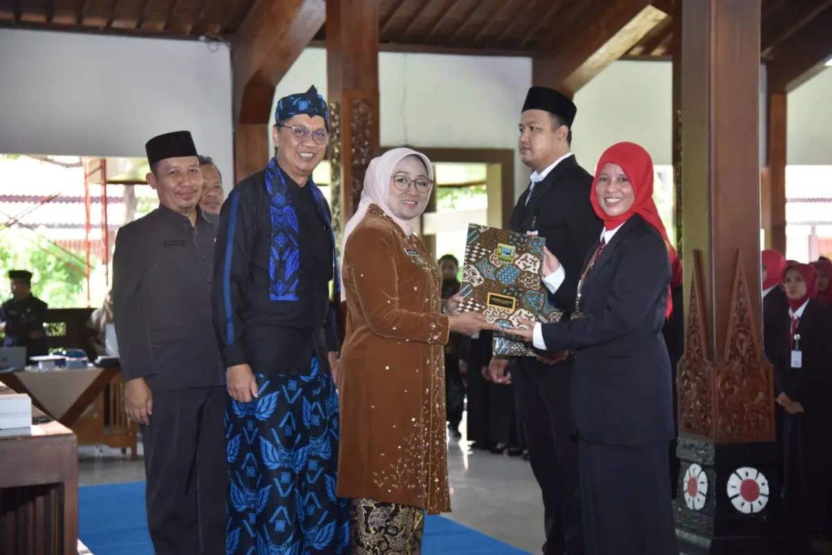 Pemkab Kebumen Lantik 242 Guru PNS Jadi Kepala Sekolah, Bupati Tekankan Integritas dan Transparansi