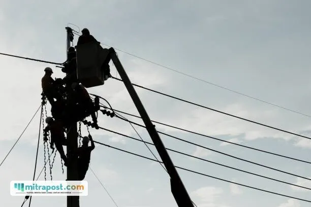 Empat Teknisi Jaringan Internet Tersengat Listrik di Lembang, Satu Orang Meninggal