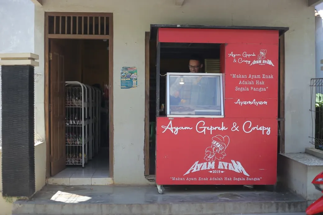 Rintis Kedai “Ayam-Ayam” di Pati, Maulana Luthfi Karim Bangun Rencana Pendidikan Keluarga