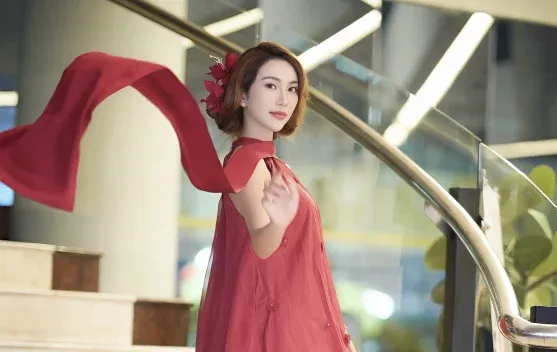 Icha Yang Termotivasi Dukungan Inge Fang, Tampil di Program Musik Televisi Hunan Tiongkok