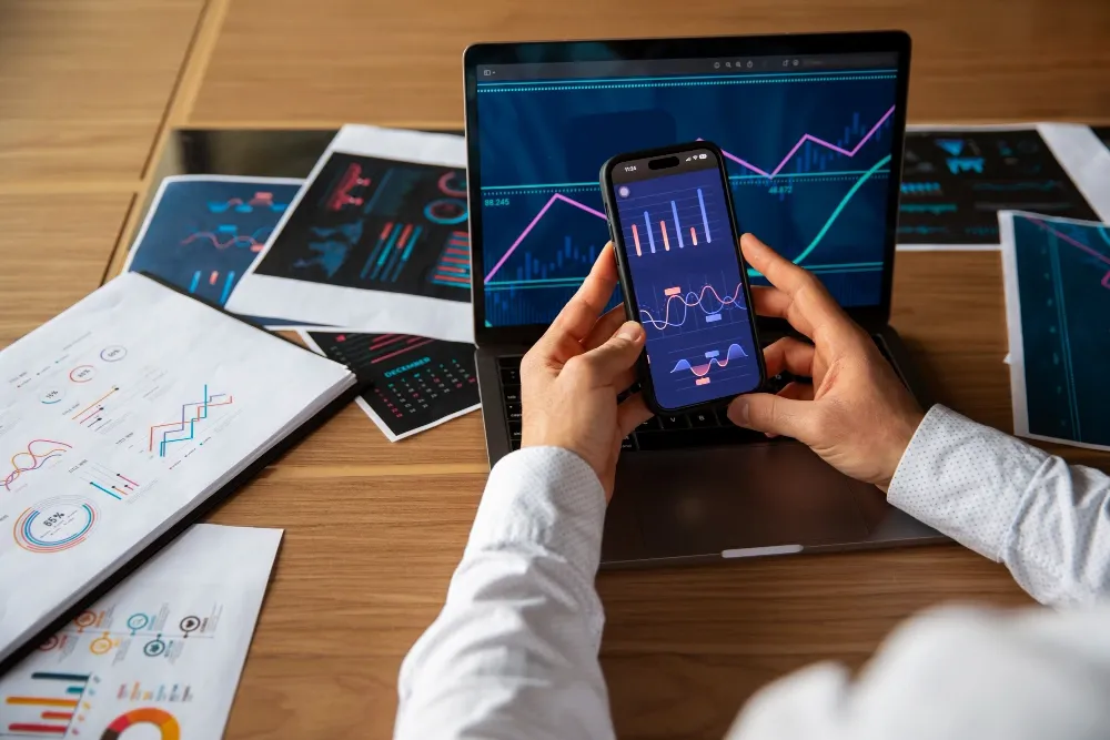 Bursa Saham AS Berfluktuasi di Tengah Konflik Iran dan Lonjakan Harga Minyak