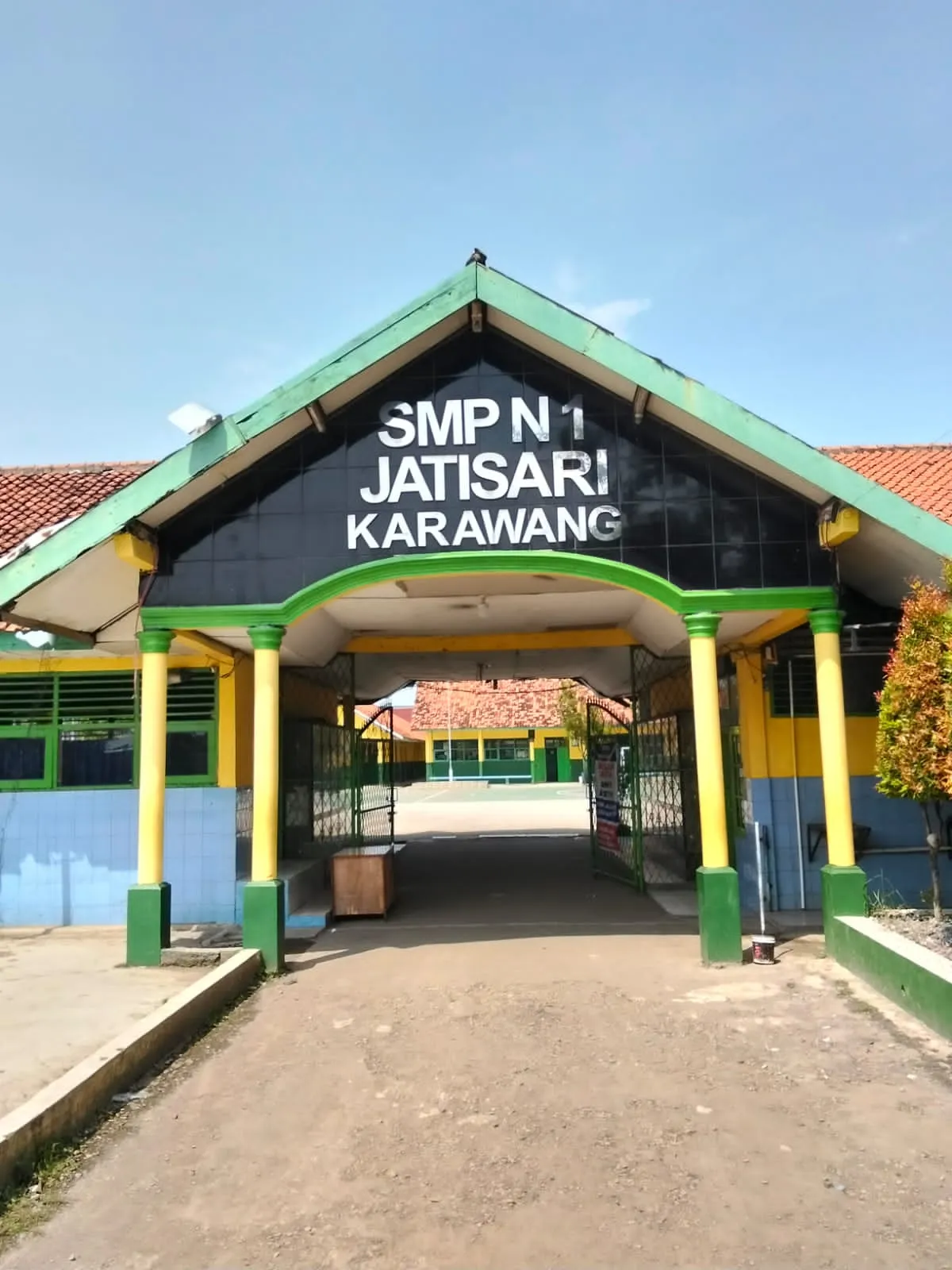 Awak Media Mengaku Sulit Menemui Kepala SMPN 1 Jatisari Saat Minta Konfirmasi Soal PIP Aspirasi