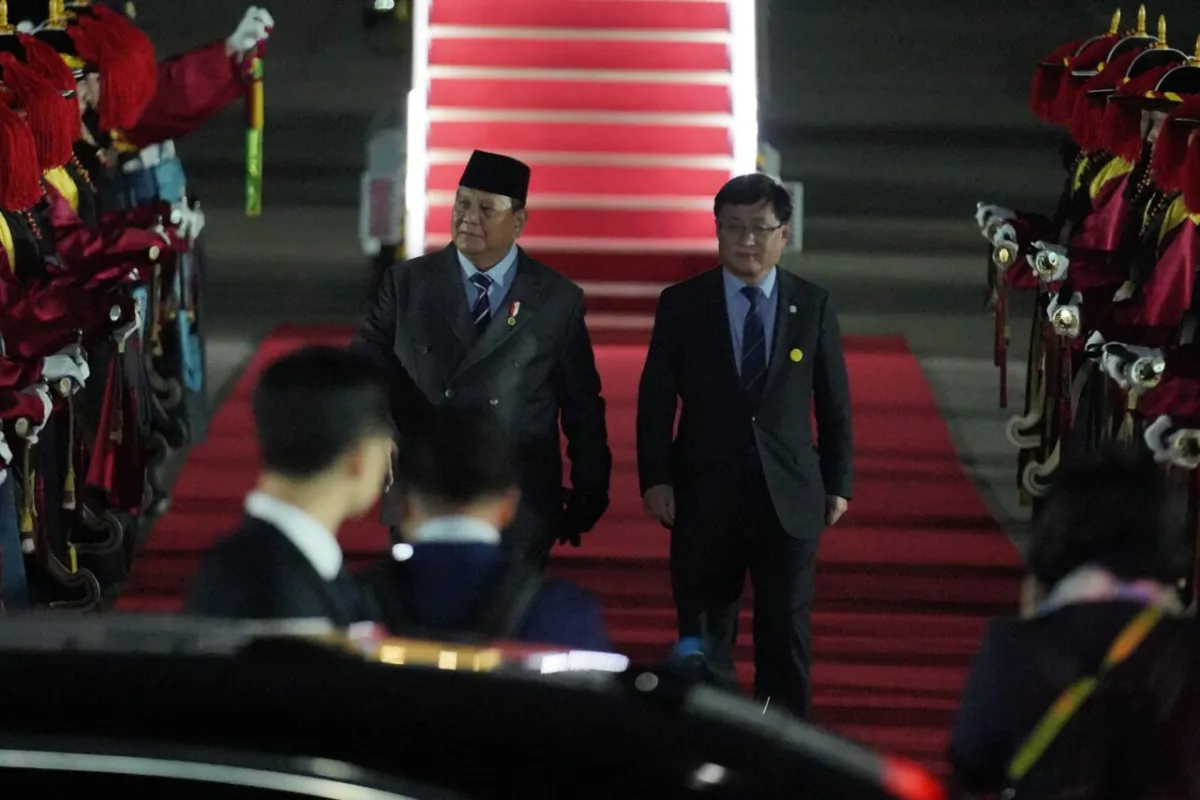 Prabowo Subianto Tiba di Seoul untuk Melanjutkan Kunjungan Kenegaraan di Korea Selatan