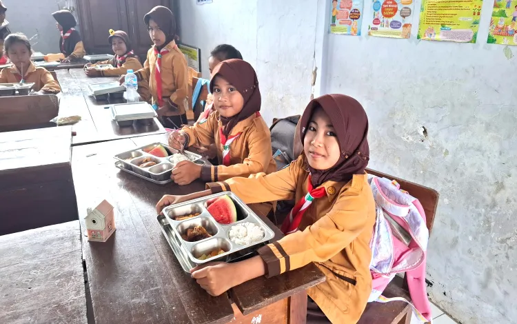 Program MBG di SDN Kejayan 1 Bondowoso: Ayam Katsu Jadi Menu Favorit Siswa