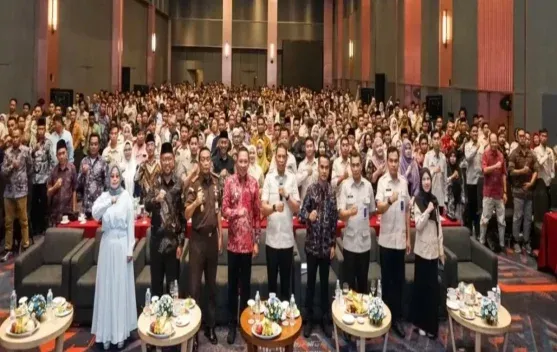 Pemkab Sampang Paparkan Progres Aplikasi Lapor MBG dalam Rakor Evaluasi Bersama BGN