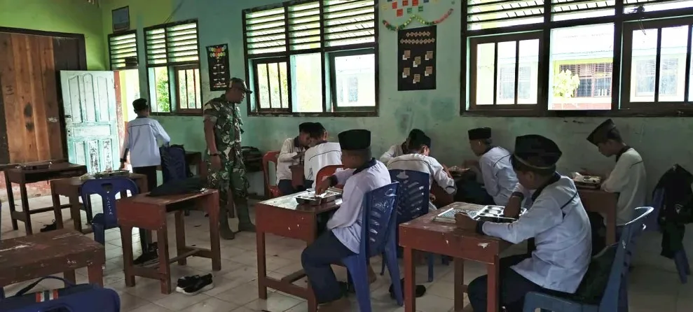 Program Makan Sehat Bergizi di Kepulauan Meranti Salurkan 3.023 Porsi untuk Pelajar dan Tenaga Pendidik