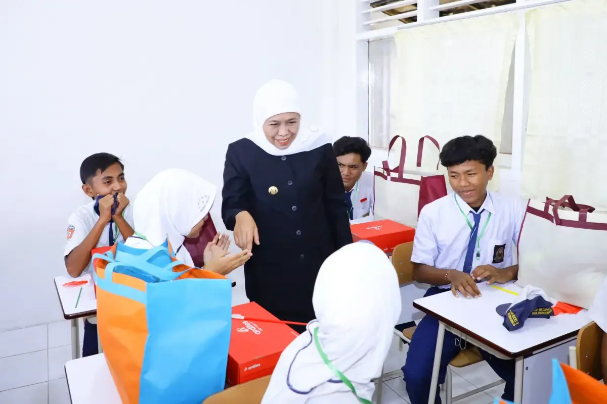 Pemprov Jatim Berlakukan Pembatasan Penggunaan Gawai di SMA/SMK/SLB Mulai 13 April 2026