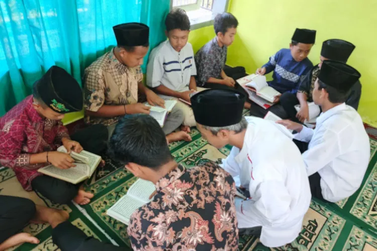 SMPN 4 Nawangan Pacitan Gelar Madrasah Diniyah Tiap Rabu untuk Penguatan Akhlak Siswa