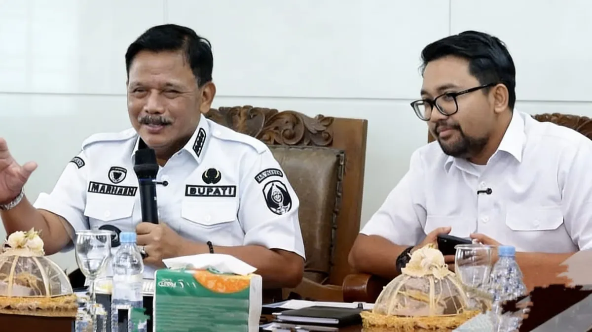 Bupati Nganjuk Minta Warga Tak Panik Hadapi Gejolak Ekonomi Global, Pastikan Stok Beras Bulog Aman