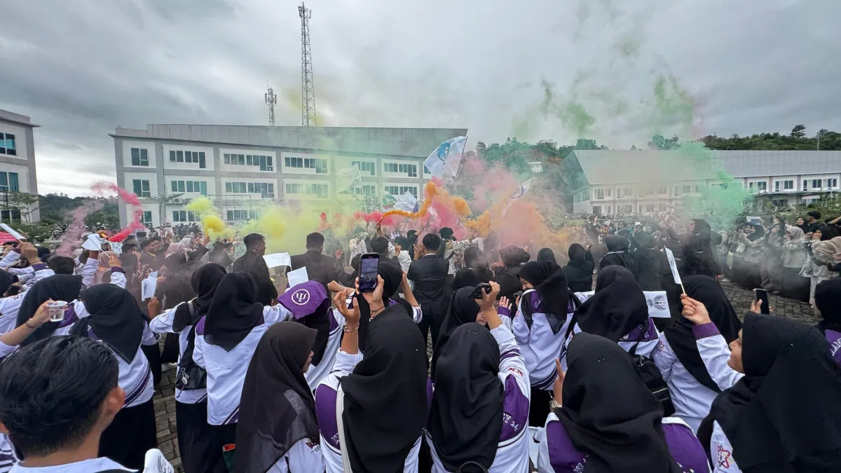 Yudisium FUSA UIN Imam Bonjol Padang Dimeriahkan Arak-arakan dan Iringan Musik