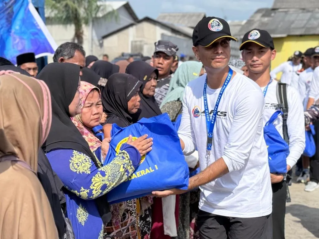 Taruna AAL Angkatan 73 Salurkan 150 Paket Sembako untuk Nelayan di Belawan
