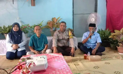 Bhabinkamtibmas Ngestiharjo Hadiri Edukasi Gizi dan Penyuluhan KB untuk Remaja Putri di Padukuhan Dukuh