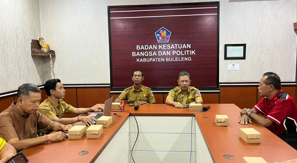 Kesbangpol Buleleng Serahkan Bantuan Keuangan untuk Partai Politik Tahun Anggaran 2026