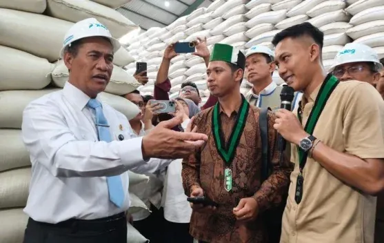 Mentan Apresiasi Bulog Jatim Buka Akses Publik untuk Cek Stok Pangan