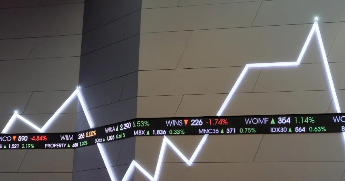 Harga Minyak Bertahan di Atas US$100, Rupiah dan IHSG Masih Tertekan di Awal Pekan