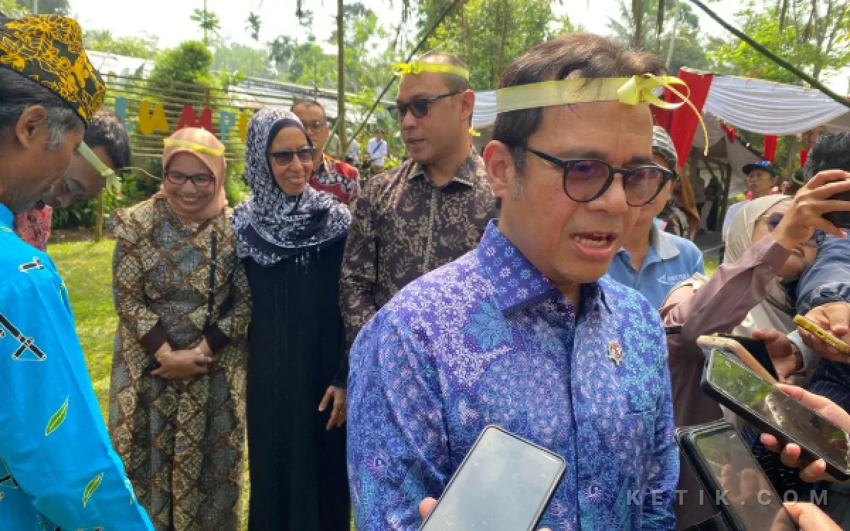 Wamen Komdigi: Permainan Egrang Masih Relevan untuk Menyeimbangkan Aktivitas Anak di Tengah Gempuran Gadget