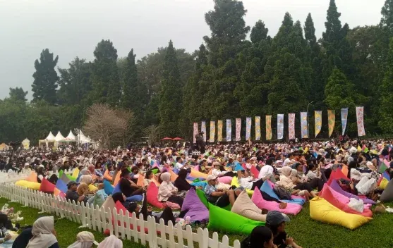 Sunset di Kebun Series 2026 Padukan Musik dan Edukasi Konservasi di Kebun Raya Bogor