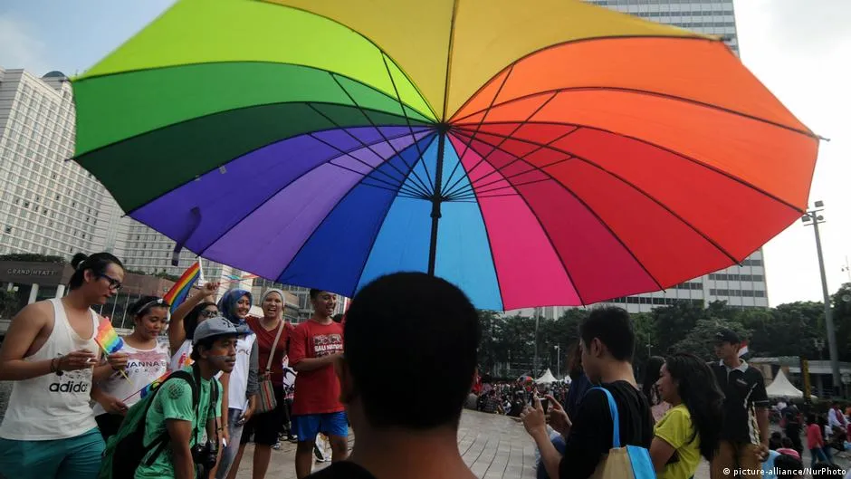 Gelombang Perda Anti-LGBTQ+ Muncul Lagi, Perdebatan Batas Negara Atur Ruang Privat Menguat