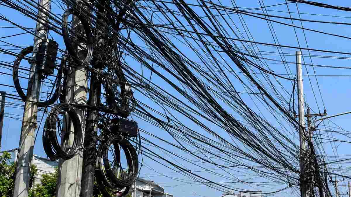 Pemprov Jabar Jalin Komunikasi dengan APJATEL, PLN, dan Provider untuk Penataan Kabel Udara ke Bawah Tanah
