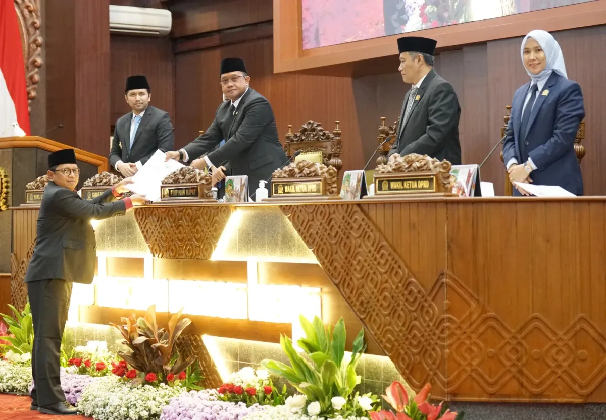 DPRD Jatim Sampaikan Rekomendasi Pansus atas LKPJ Gubernur Akhir TA 2025