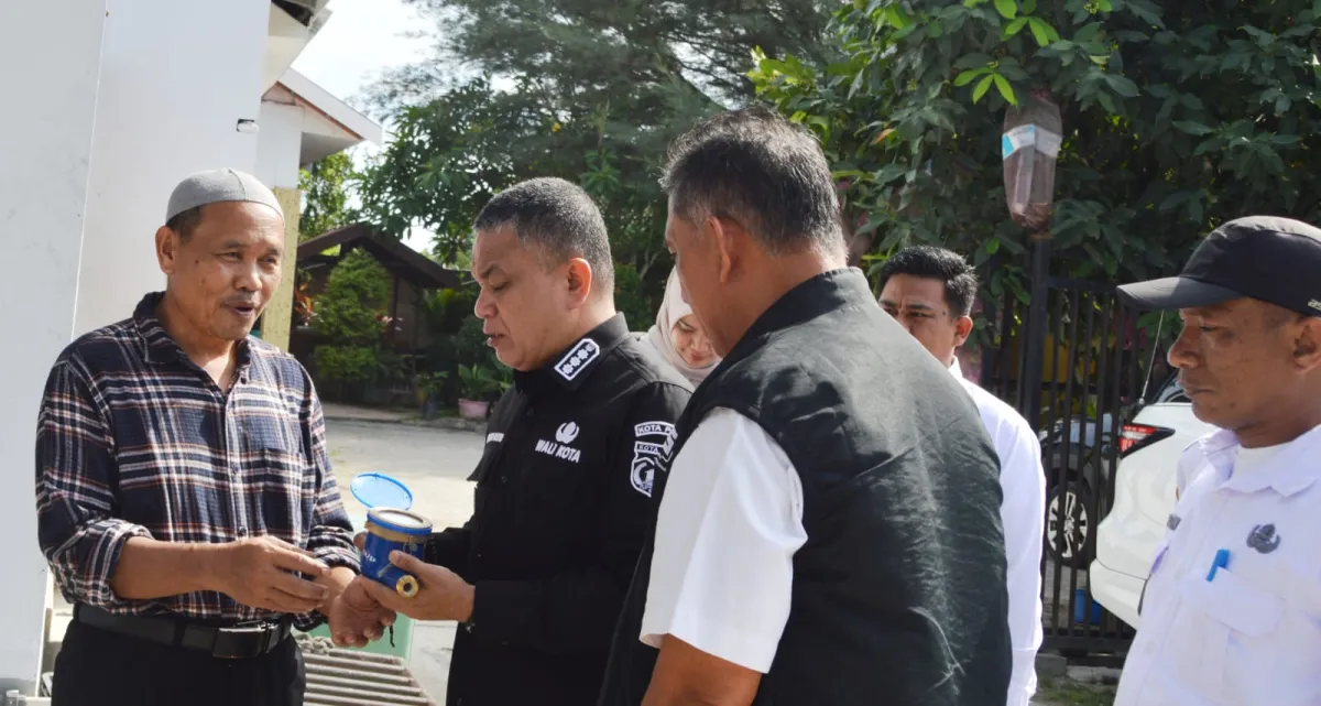 Wali Kota Palu Serahkan Water Meter kepada Pelaku Usaha, Pemkot Dorong Transparansi Pemakaian Air Tanah