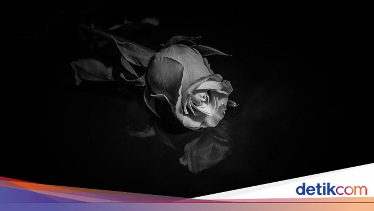 Gitaris The Cure Perry Bamonte Meninggal Dunia pada Usia 65 Tahun