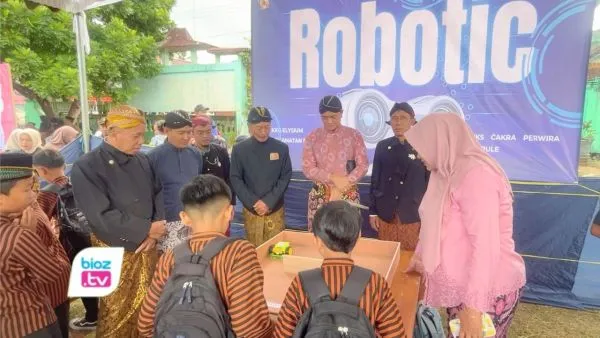 Hardiknas 2026 di Pule Trenggalek: Guru Luncurkan Platform Ujian Digital, Siswa Pamer Robotika di Elysium Fest
