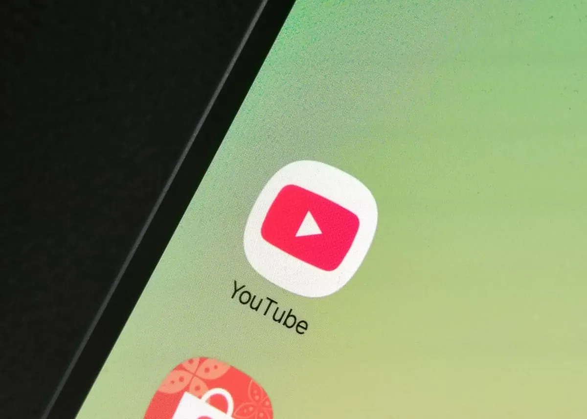 YouTube Uji Coba Fitur Ask YouTube, Pencarian Berbasis AI untuk Pengguna Premium di AS