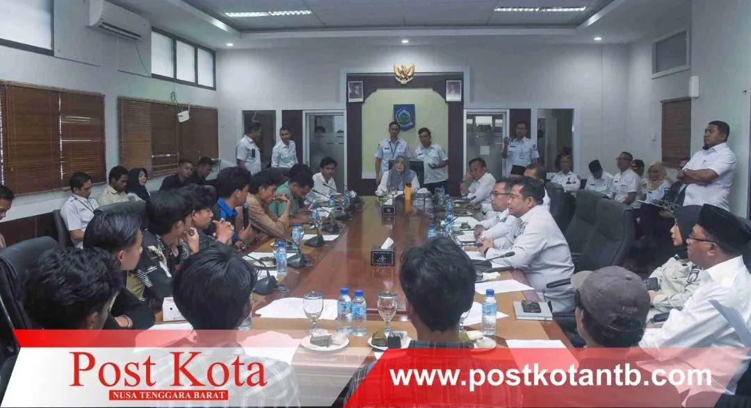 Wagub NTB Terima Aspirasi Mahasiswa Bima, Minta Fokus pada Jalan dan Pemerataan Internet